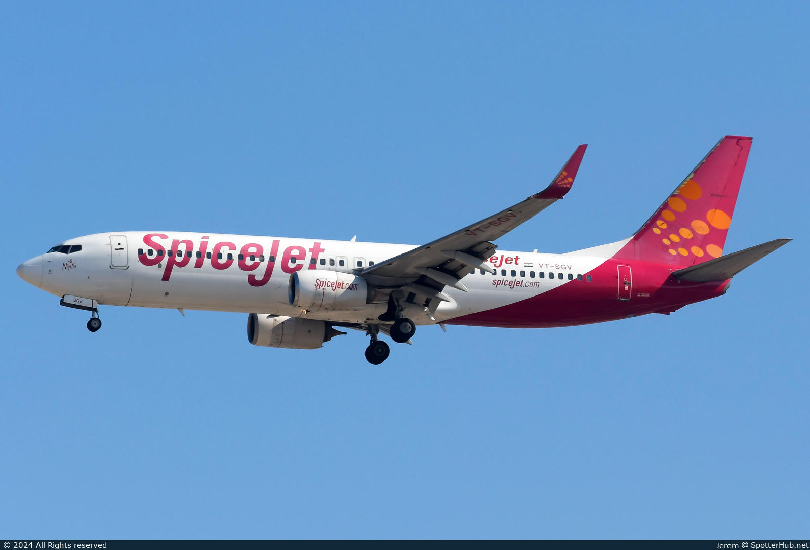 Photo of VT-SGV - Boeing 737-8GJ operated by SpiceJet