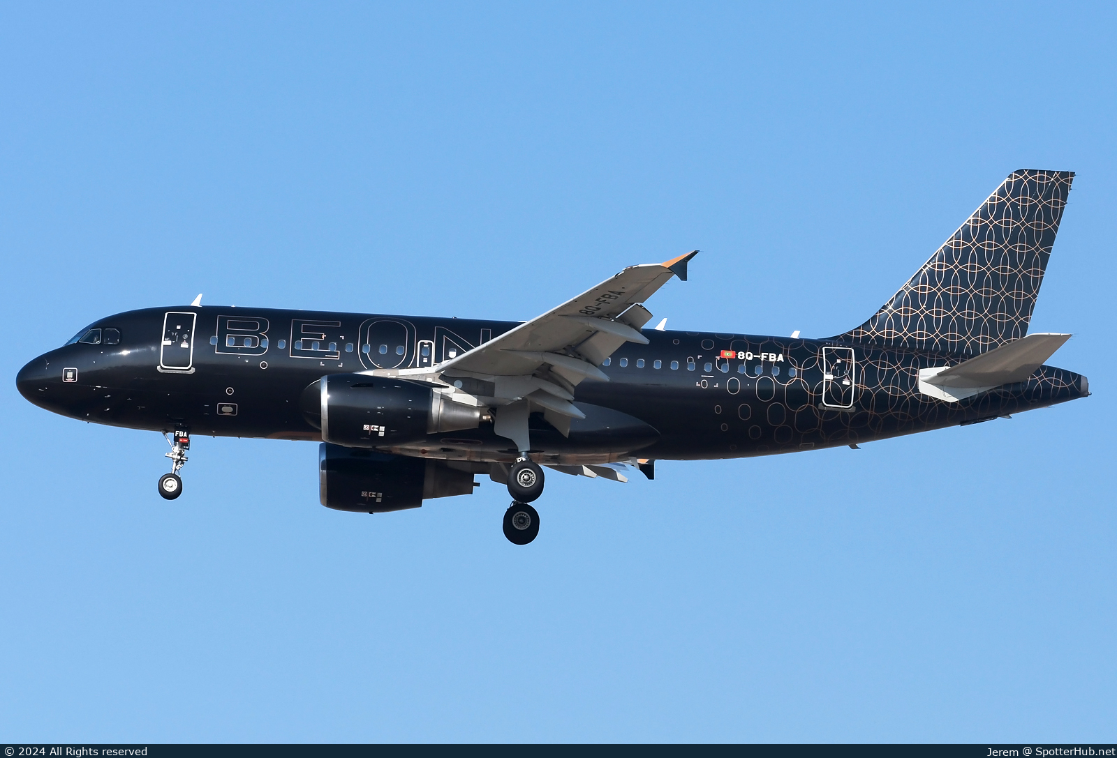 Photo of 8Q-FBA - Airbus A319-111 operated by beOnd