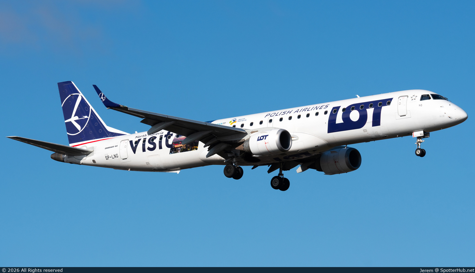 Photo of SP-LNG - Embraer ERJ-195AR operated by LOT Polish Airlines