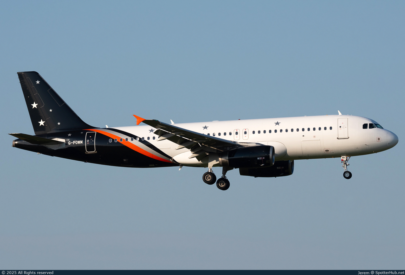 Photo of G-POWM - Airbus A320-232 operated by Titan Airways