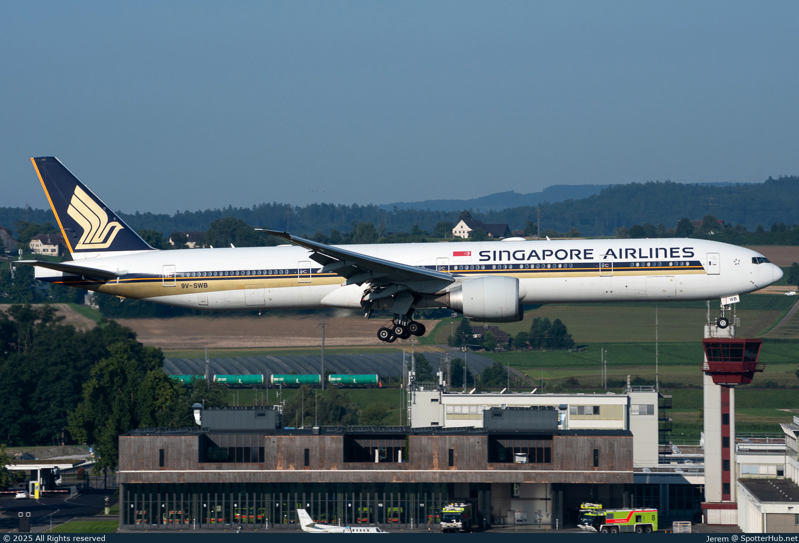 Photo of 9V-SWB - Boeing 777-312(ER) operated by Singapore Airlines