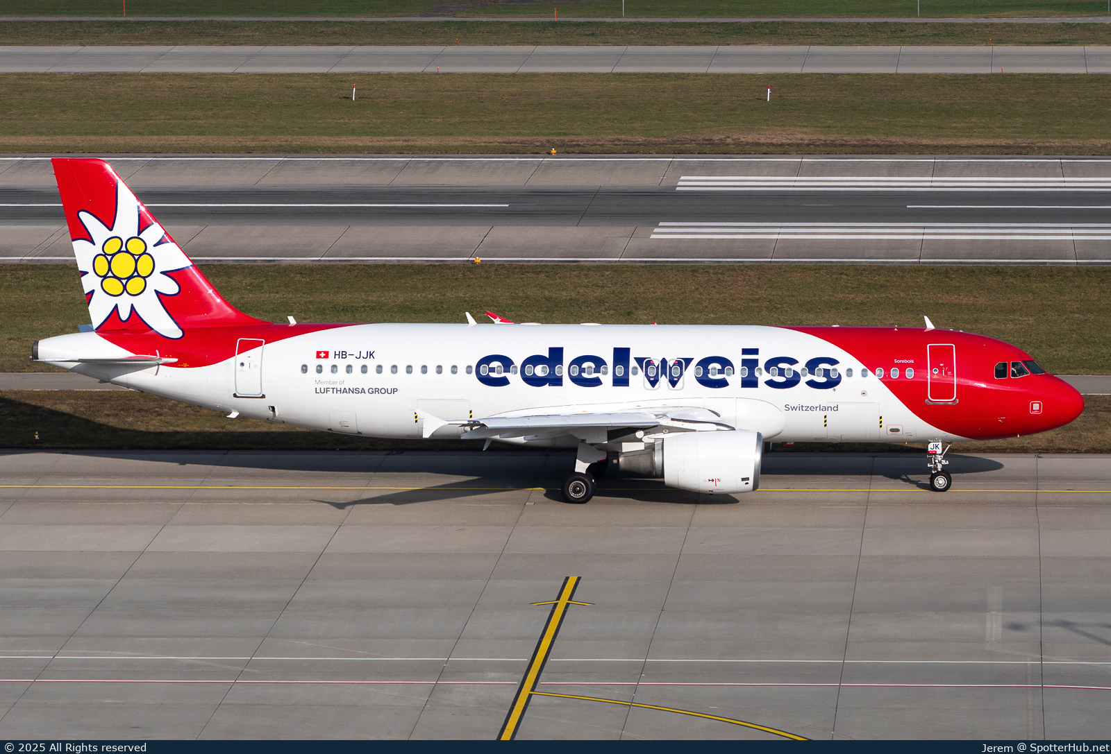 Photo of HB-JJK - Airbus A320-214 operated by Edelweiss Air