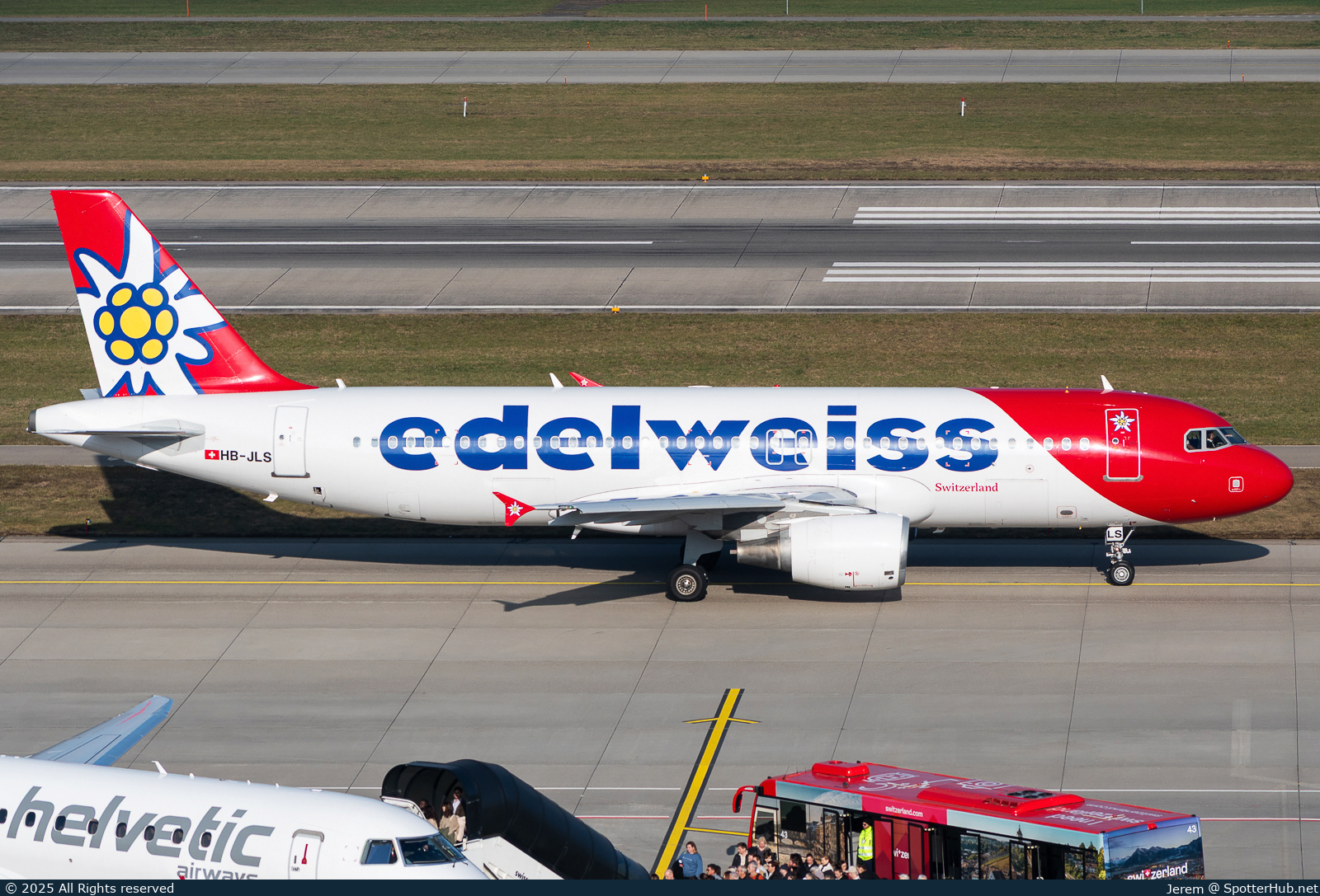 Photo of HB-JLS - Airbus A320-214 operated by Edelweiss Air