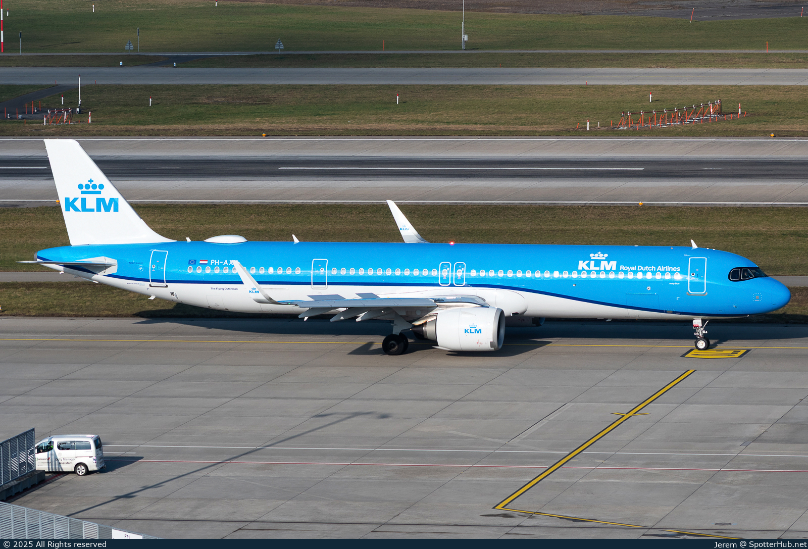 Photo of PH-AXK - Airbus A321-252NX operated by KLM Royal Dutch Airlines