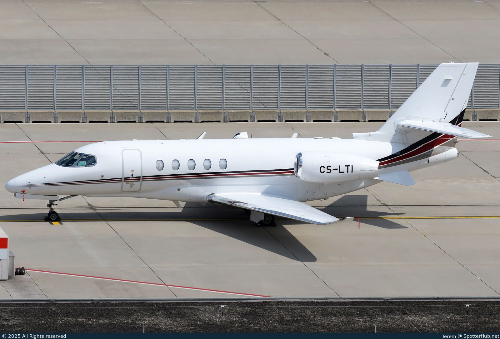 Photo of CS-LTI - Cessna 680A Citation Latitude operated by NetJets Europe