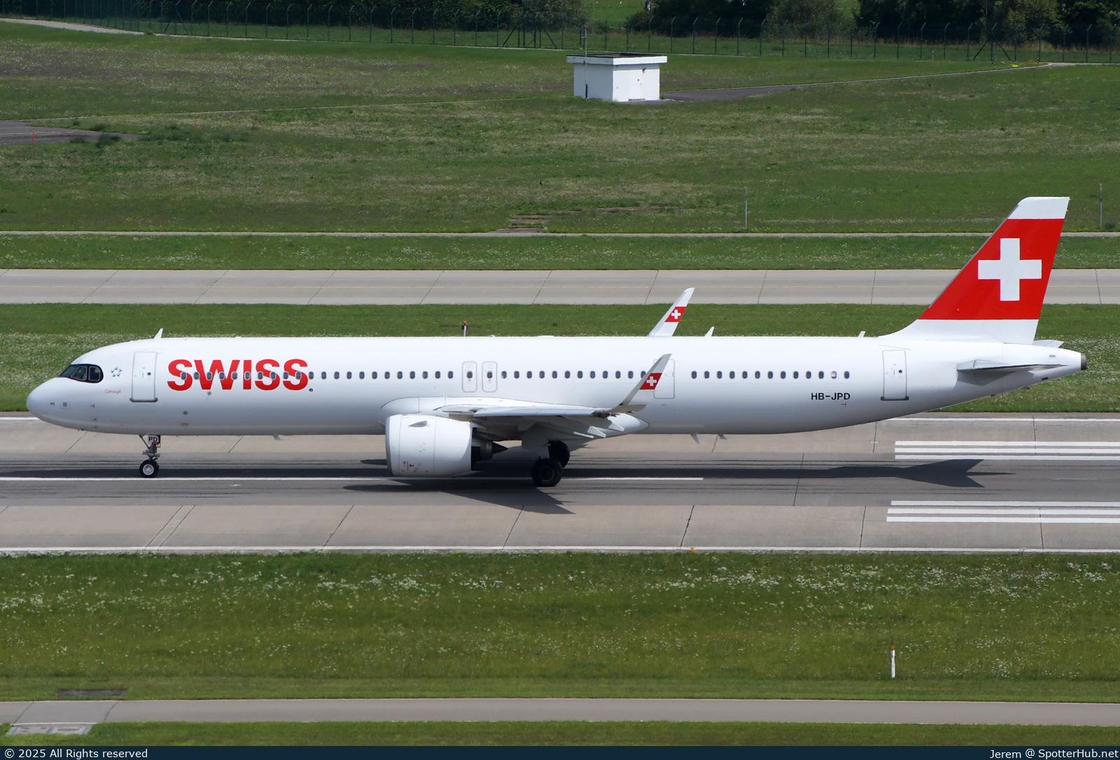 Photo of HB-JPD - Airbus A321-271NX operated by Swiss International Air Lines