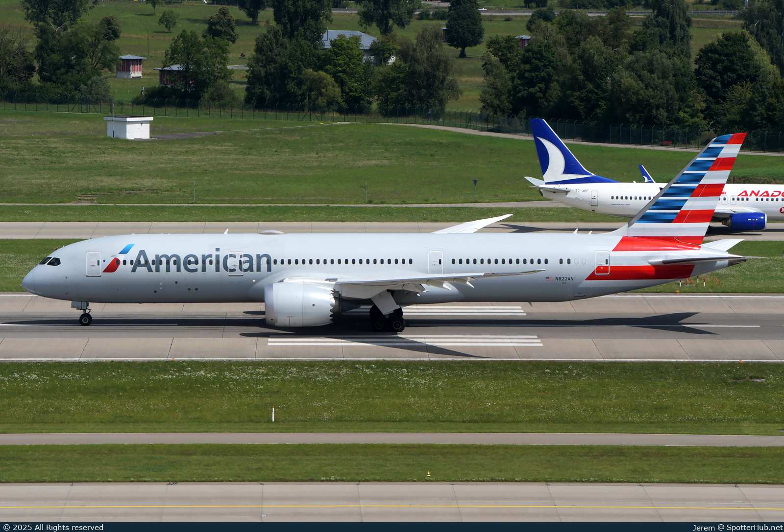 Photo of N822AN - Boeing 787-9 Dreamliner operated by American Airlines