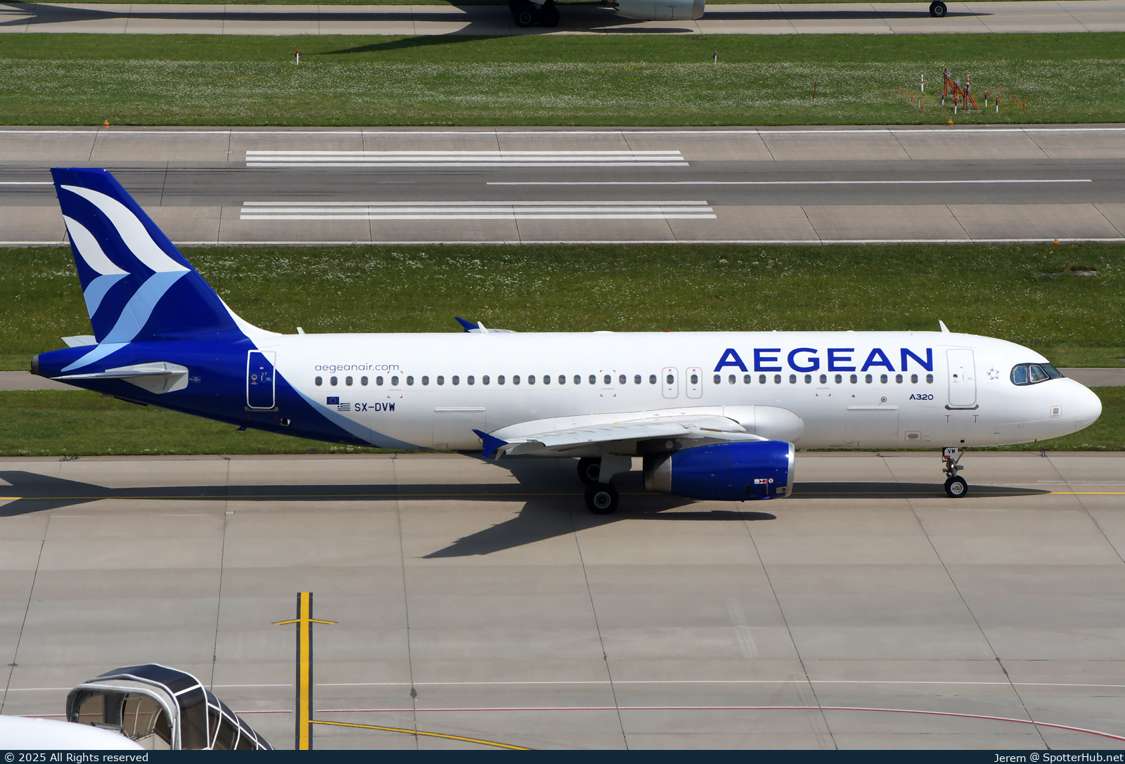Photo of SX-DVW - Airbus A320-232 operated by Aegean Airlines
