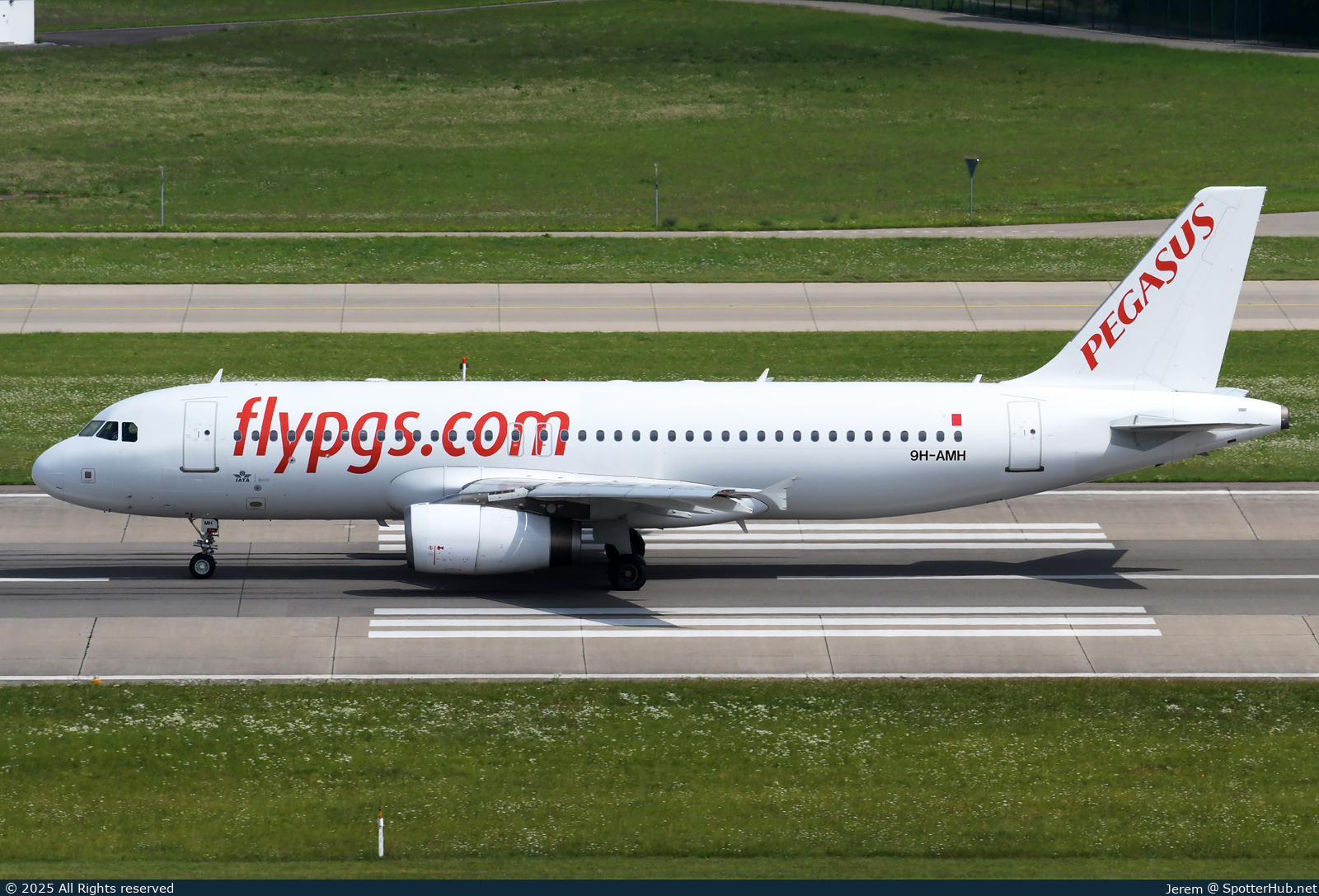 Photo of 9H-AMH - Airbus A320-232 operated by Pegasus Airlines (opb Avion Express Malta)