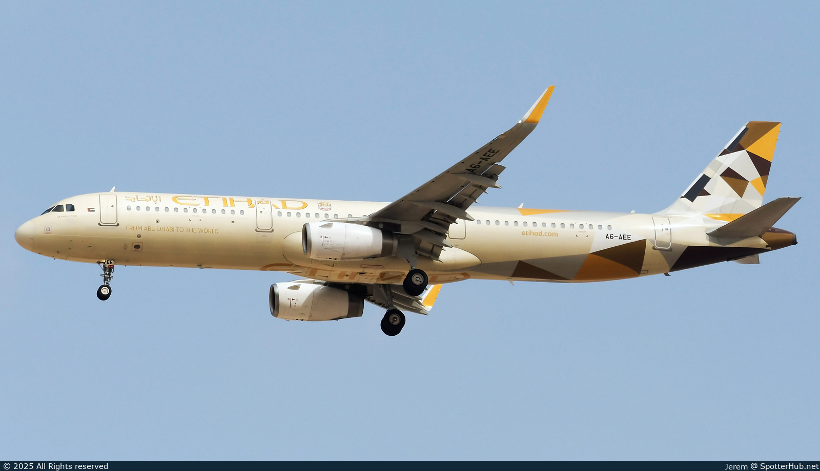 Photo of A6-AEE - Airbus A321-231 operated by Etihad Airways