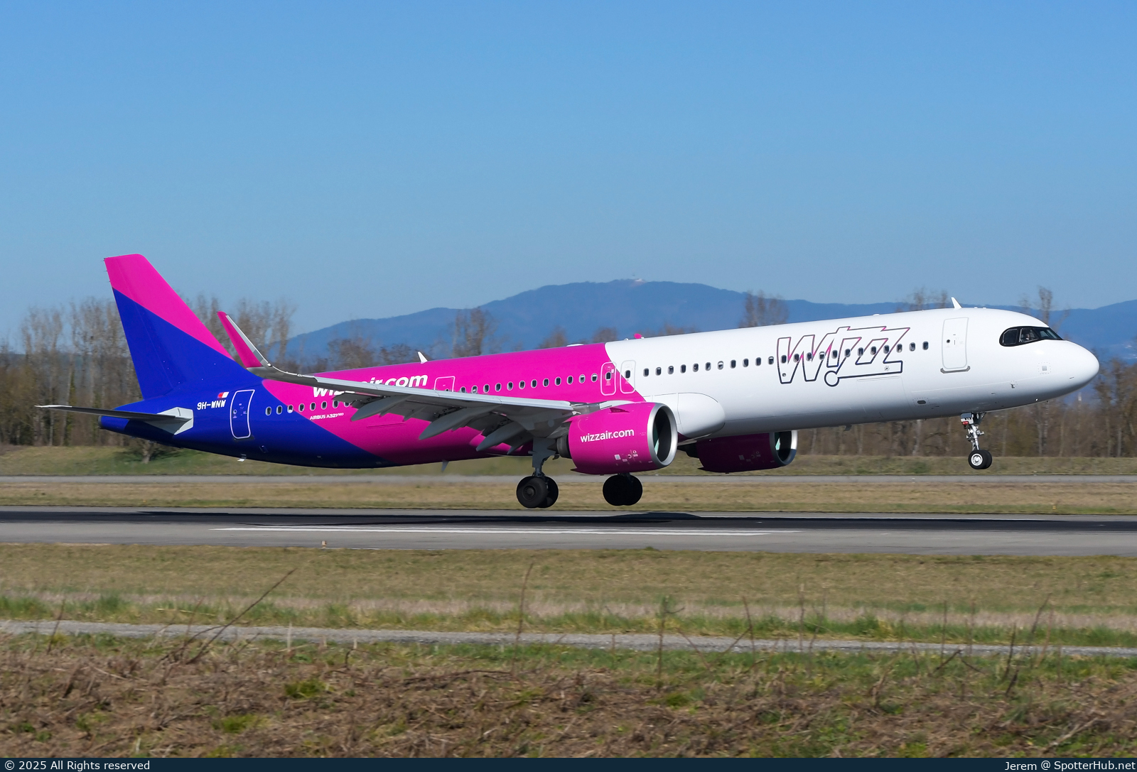 Photo of 9H-WNW - Airbus A321-271NX operated by Wizz Air Malta