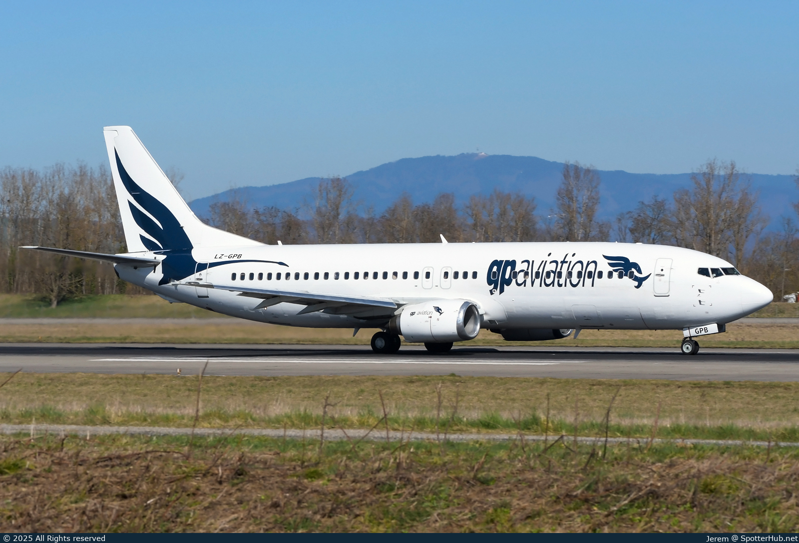 Photo of LZ-GPB - Boeing 737-405 operated by GP Aviation