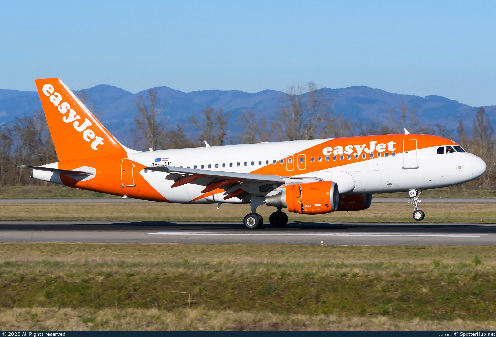 Photo of OE-LQR - Airbus A319-111 operated by easyJet Europe