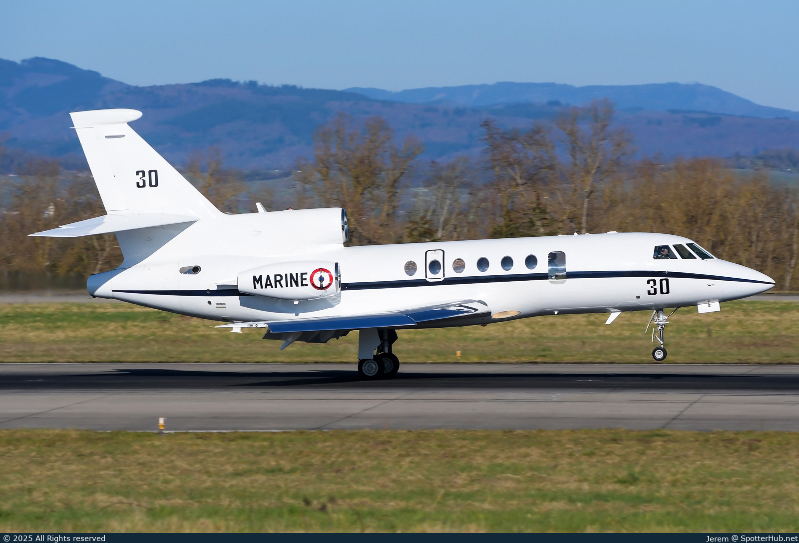 Photo of 30 - Dassault Falcon 50MI operated by French Navy