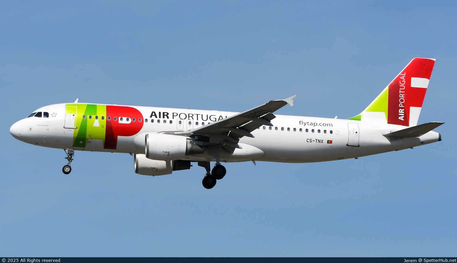 Photo of CS-TNX - Airbus A320-214 operated by TAP Air Portugal