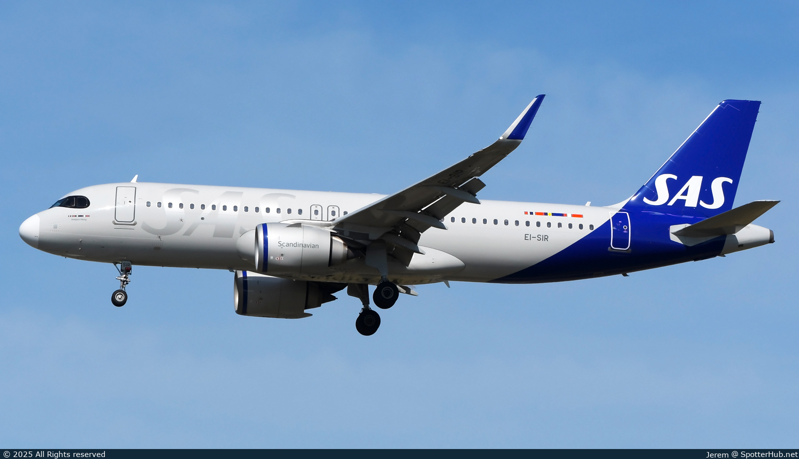 Photo of EI-SIR - Airbus A320-251N operated by SAS Connect
