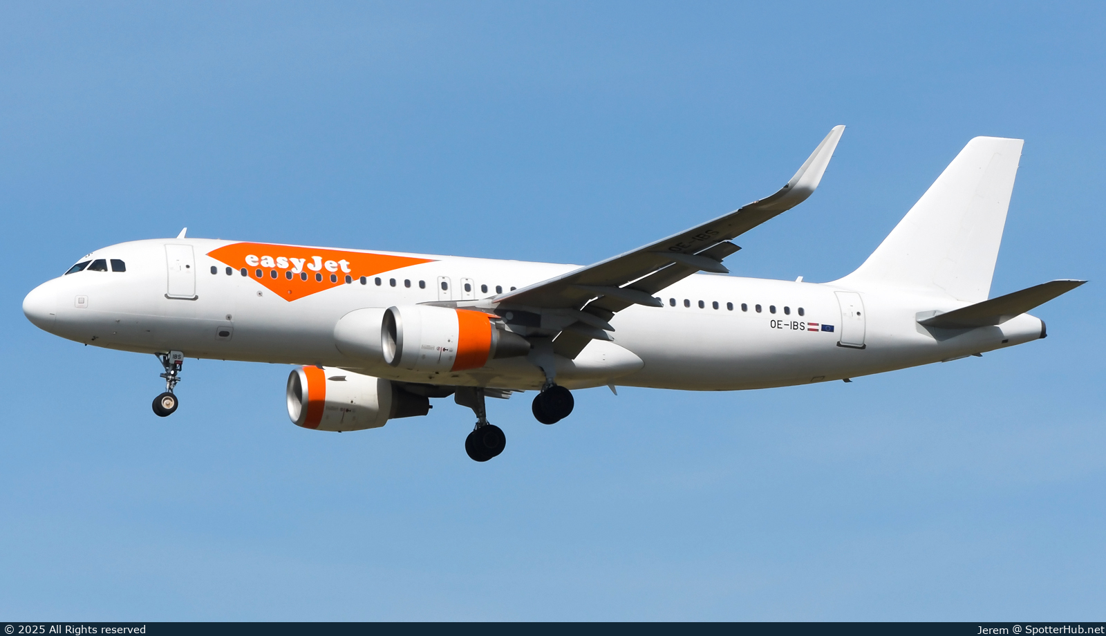 Photo of OE-IBS - Airbus A320-214 operated by easyJet Europe