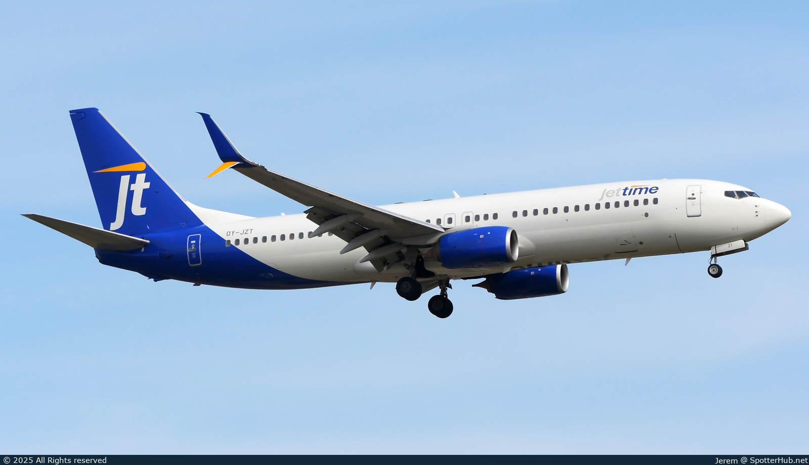 Photo of OY-JZT - Boeing 737-8AL operated by Jettime