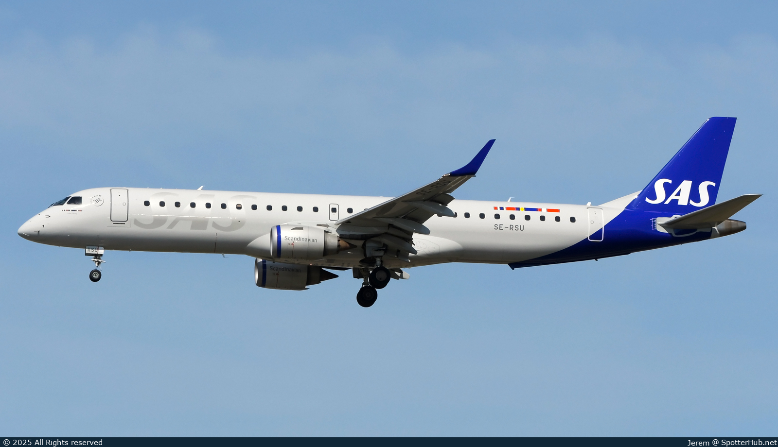 Photo of SE-RSU - Embraer ERJ-195LR operated by SAS Link