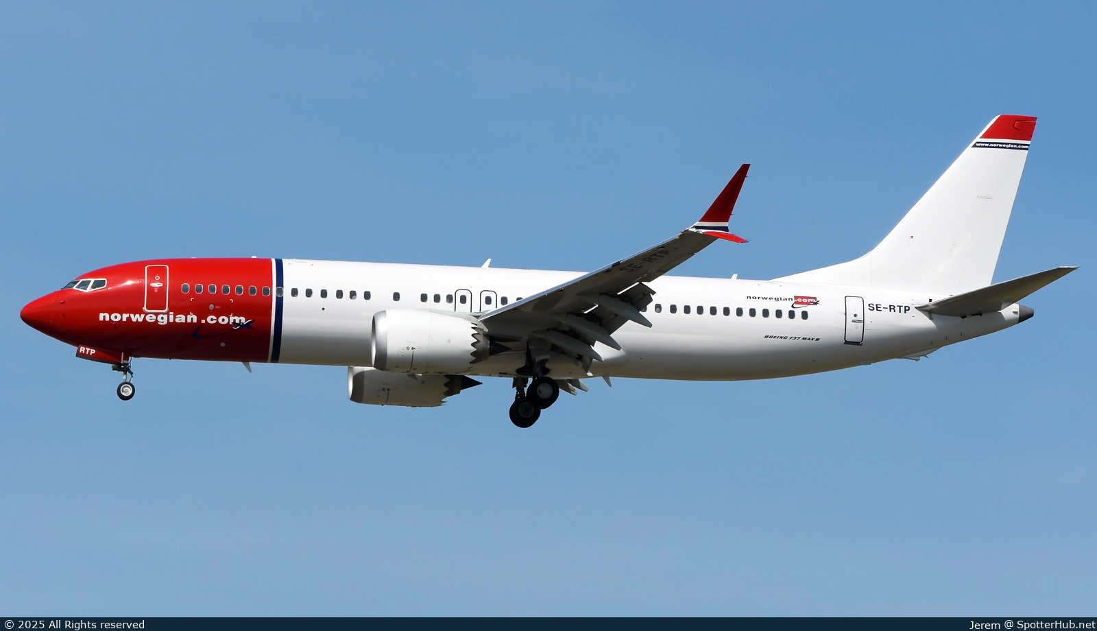 Photo of SE-RTP - Boeing 737 MAX 8 operated by Norwegian Air Sweden