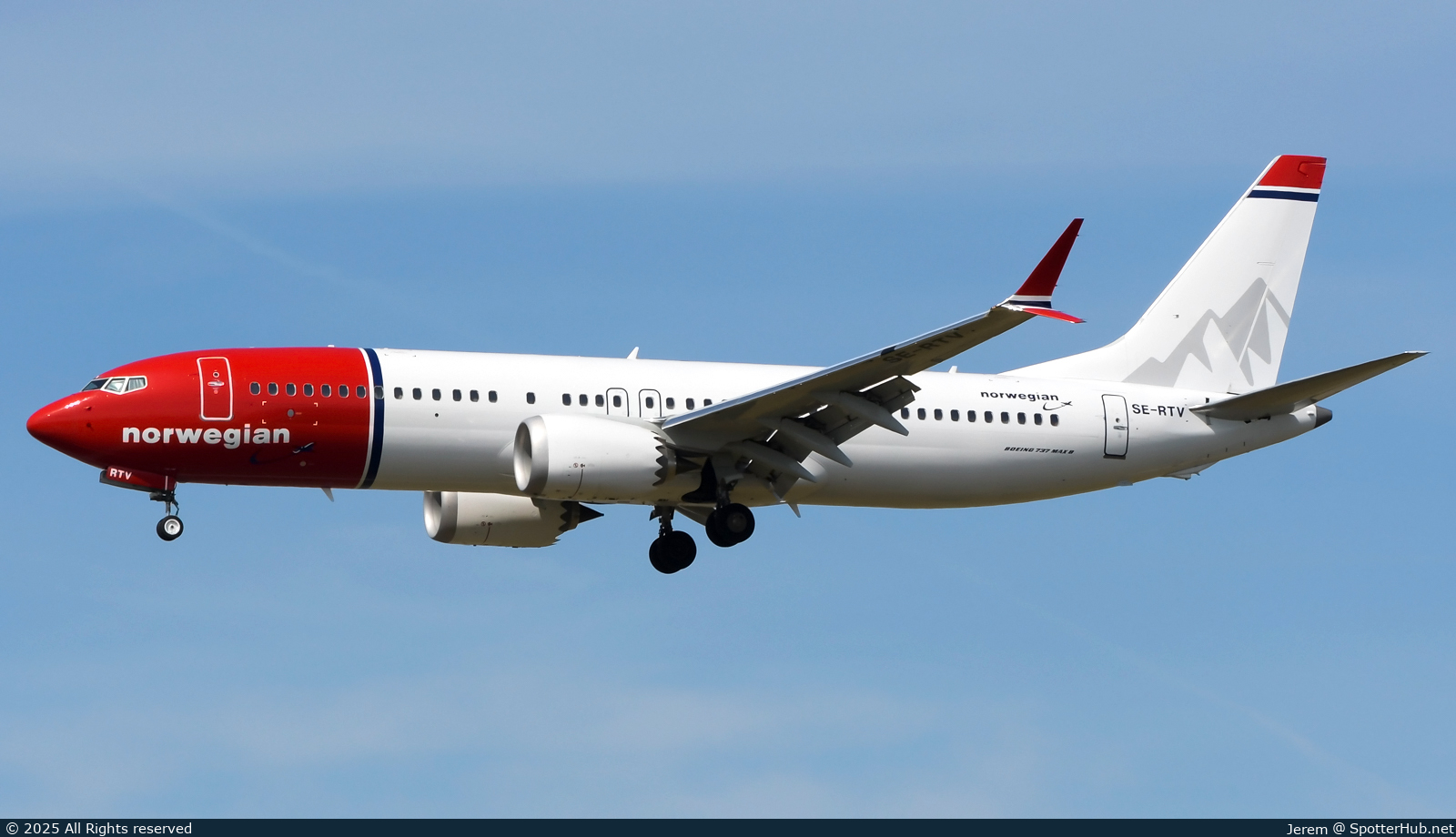 Photo of SE-RTV - Boeing 737 MAX 8 operated by Norwegian Air Sweden