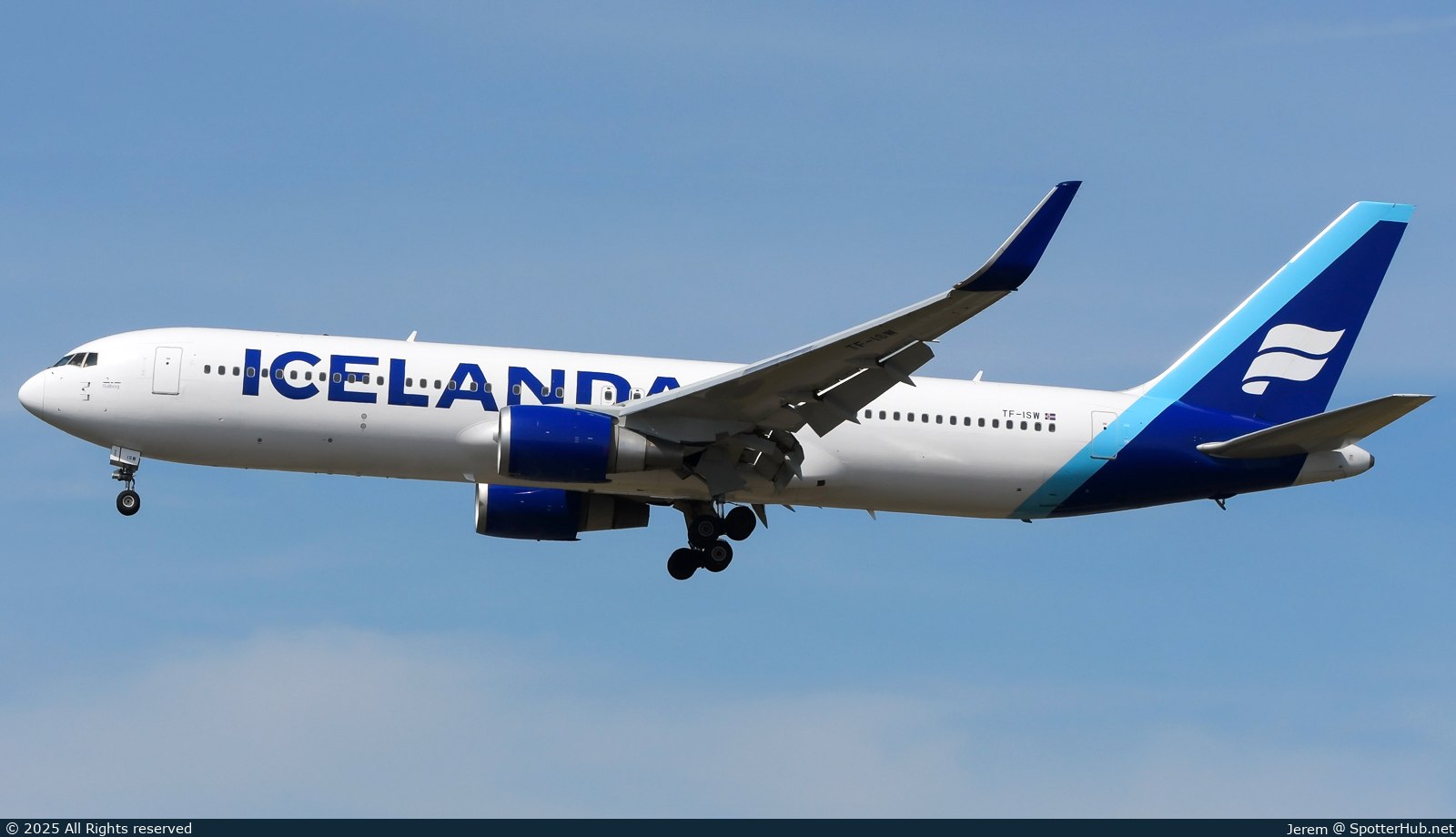 Photo of TF-ISW - Boeing 767-319(ER) operated by Icelandair