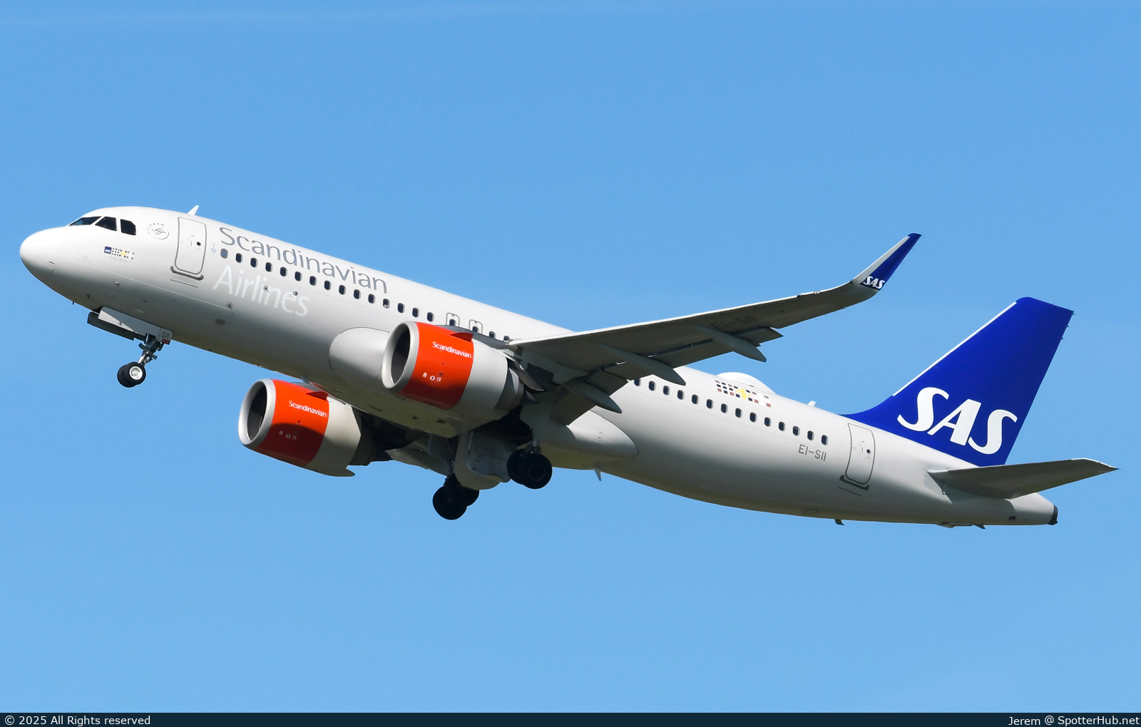 Photo of EI-SII - Airbus A320-251N operated by SAS Connect