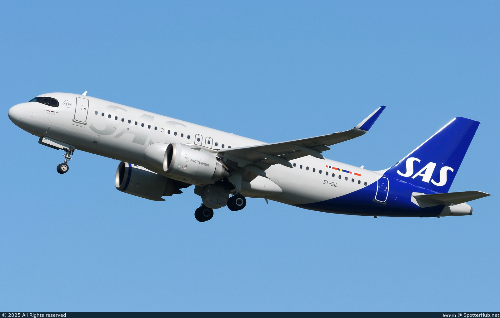 Photo of EI-SIL - Airbus A320-251N operated by SAS Connect