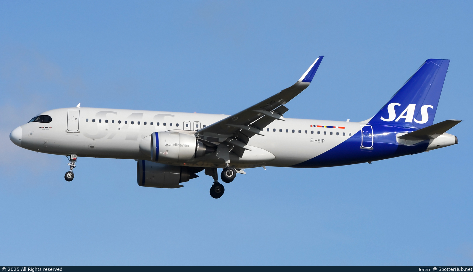 Photo of EI-SIP - Airbus A320-251N operated by SAS Connect