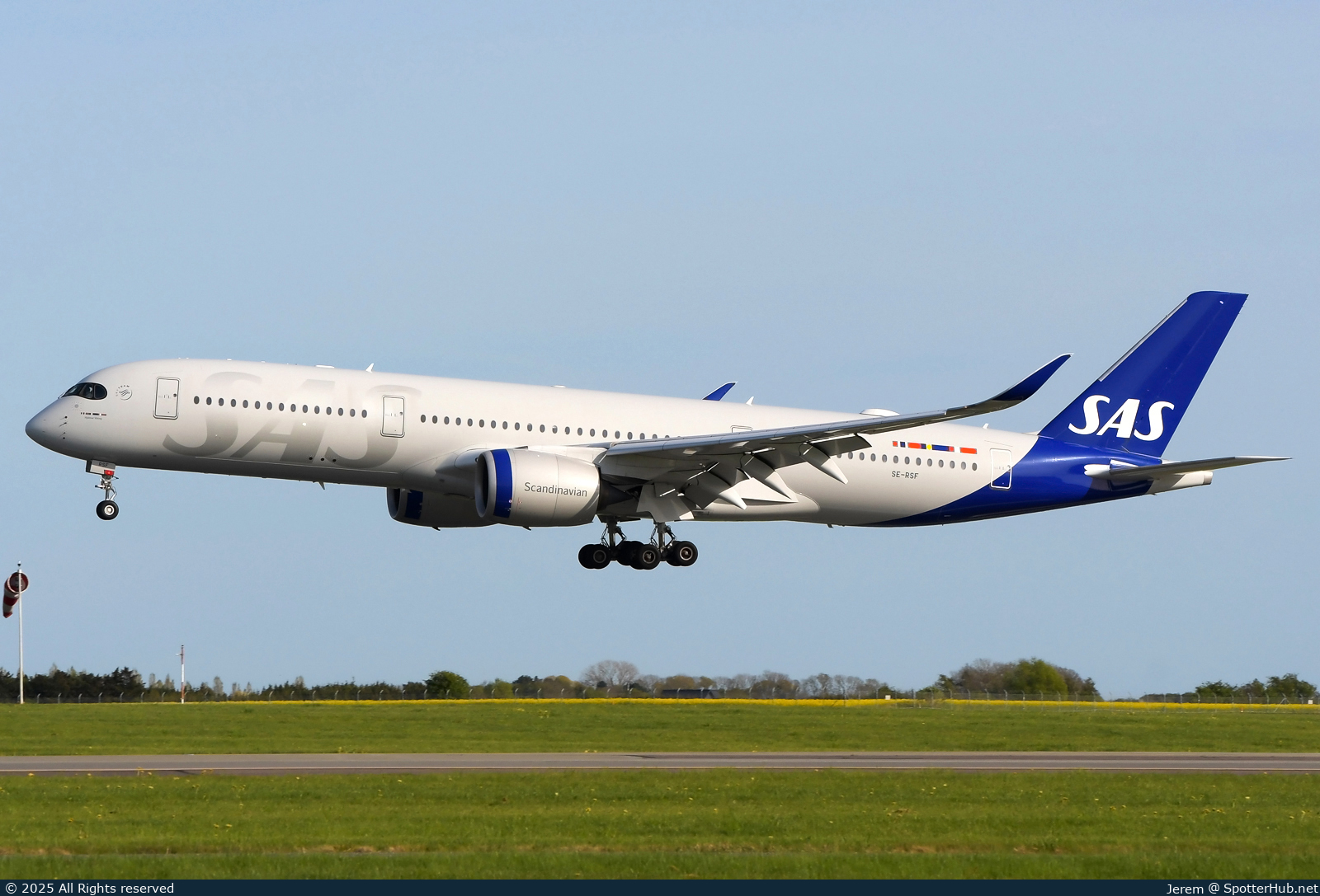 Photo of SE-RSF - Airbus A350-941 operated by SAS Scandinavian Airlines