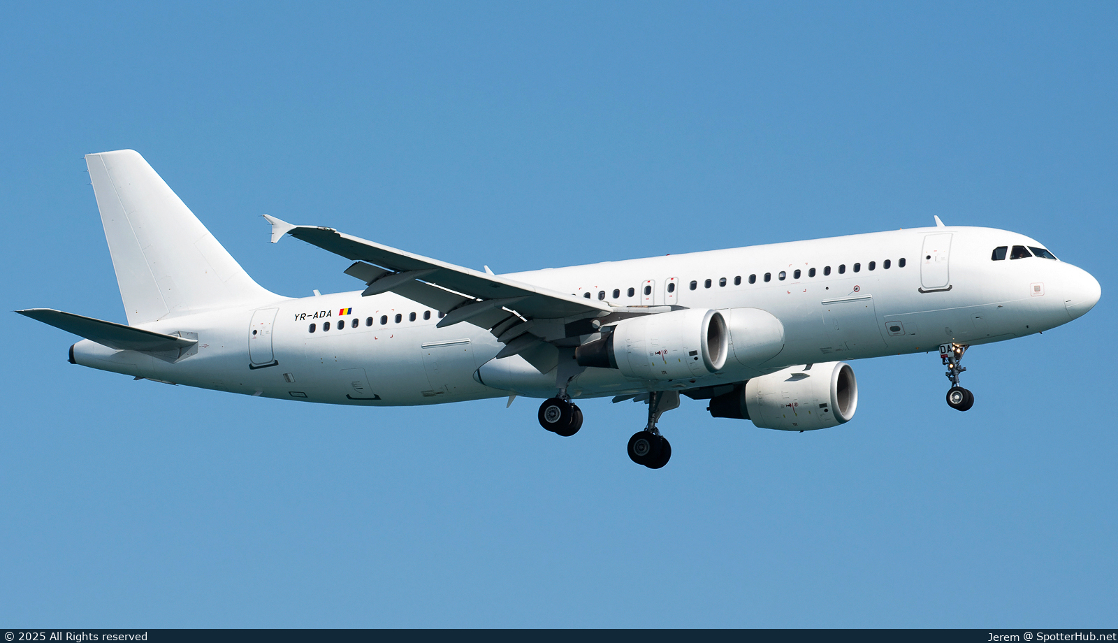 Photo of YR-ADA - Airbus A320-214 operated by flyyo