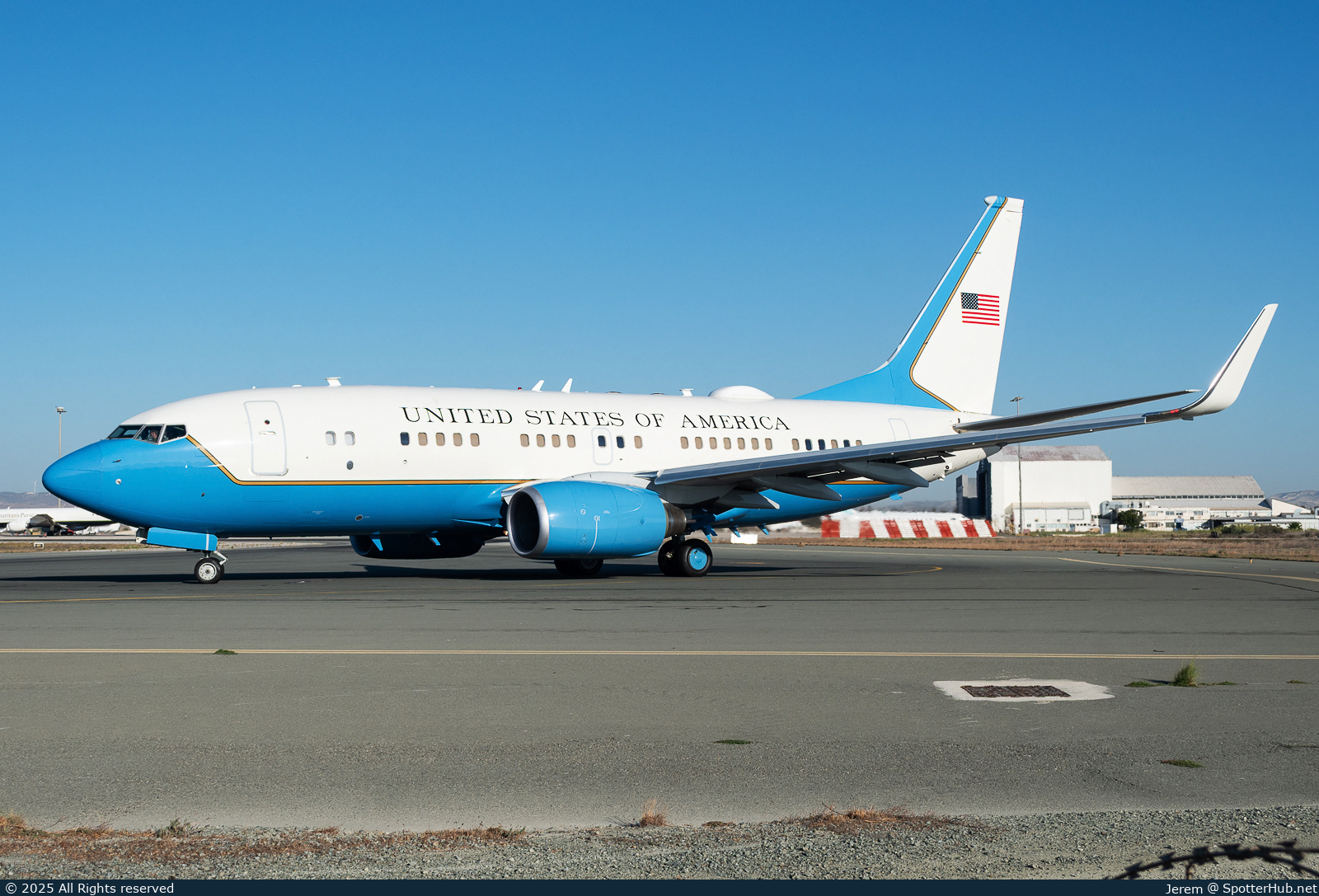 Photo of 01-0041 - Boeing C-40B operated by US Air Force