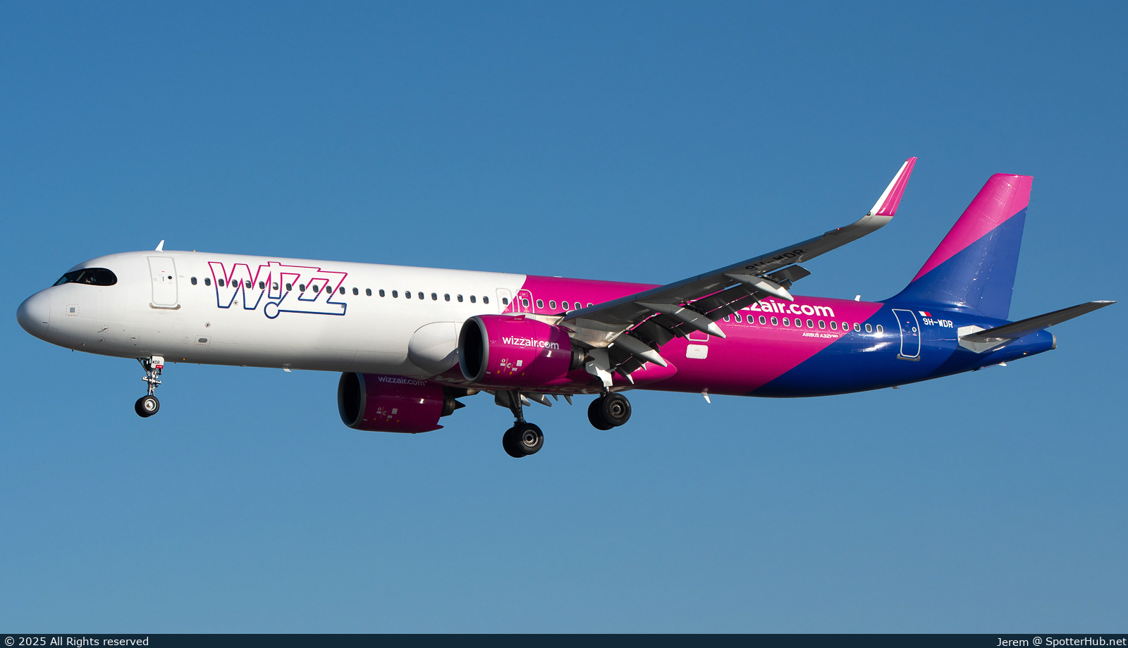 Photo of 9H-WDR - Airbus A321-271NX operated by Wizz Air Malta