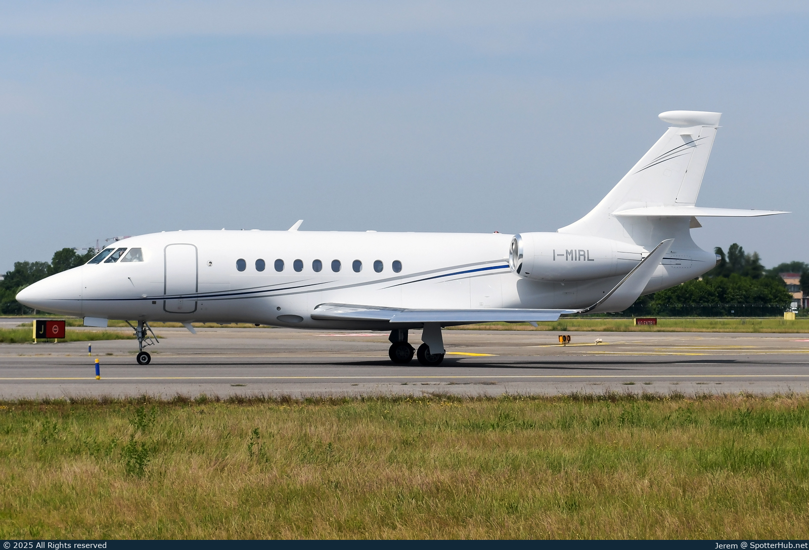 Photo of I-MIRL - Dassault Falcon 2000LX operated by Alba Servizi Aerotrasporti