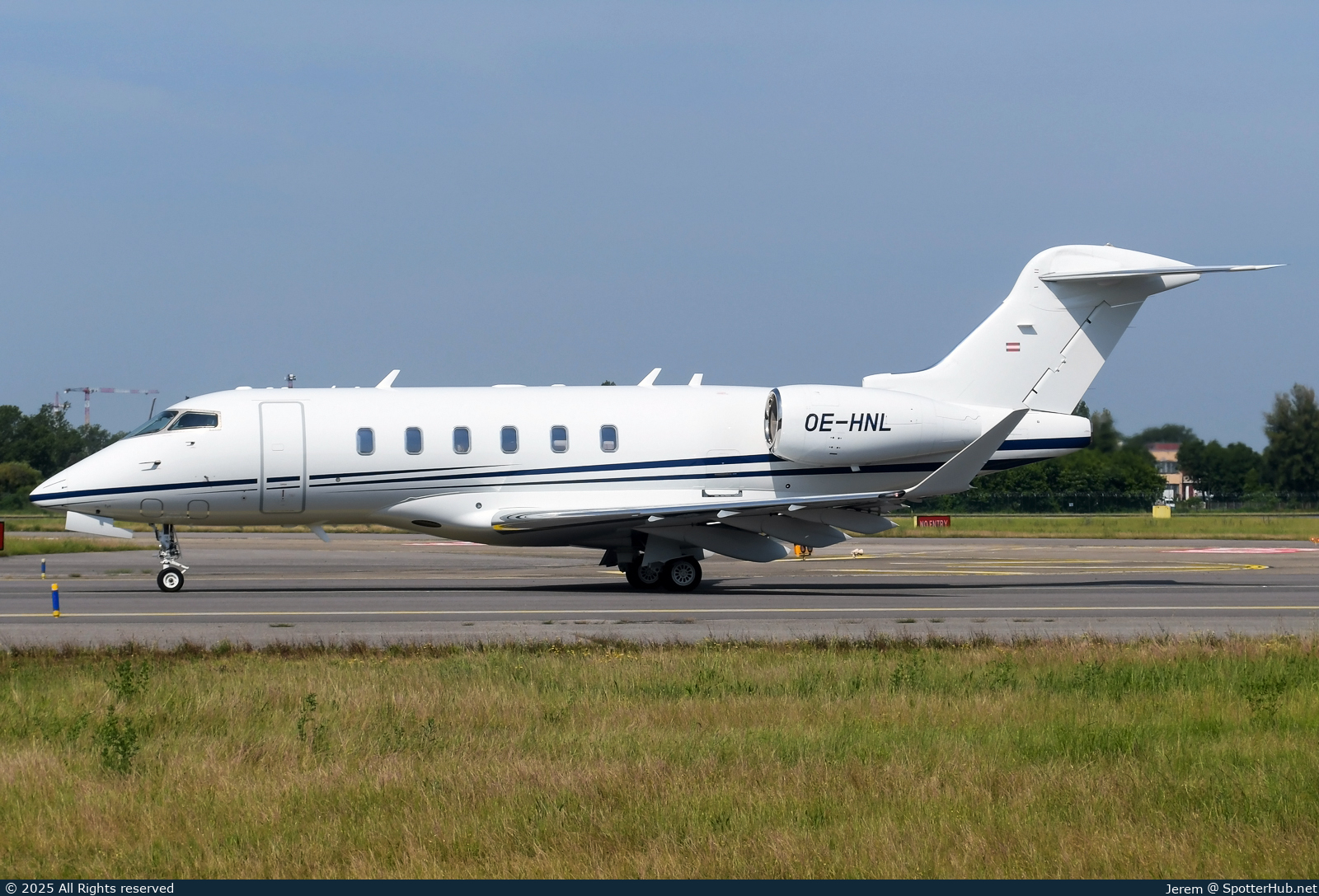 Photo of OE-HNL - Bombardier Challenger 350 operated by International Jet Management