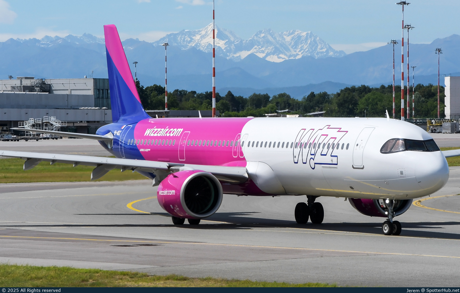 Photo of 9H-WDZ - Airbus A321-271NX operated by Wizz Air Malta