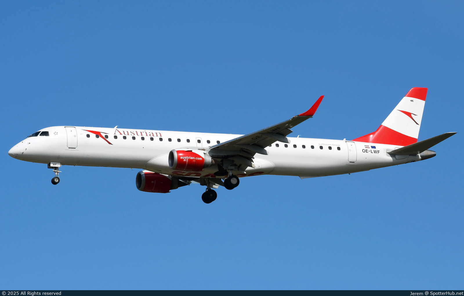 Photo of OE-LWF - Embraer ERJ-195LR operated by Austrian Airlines