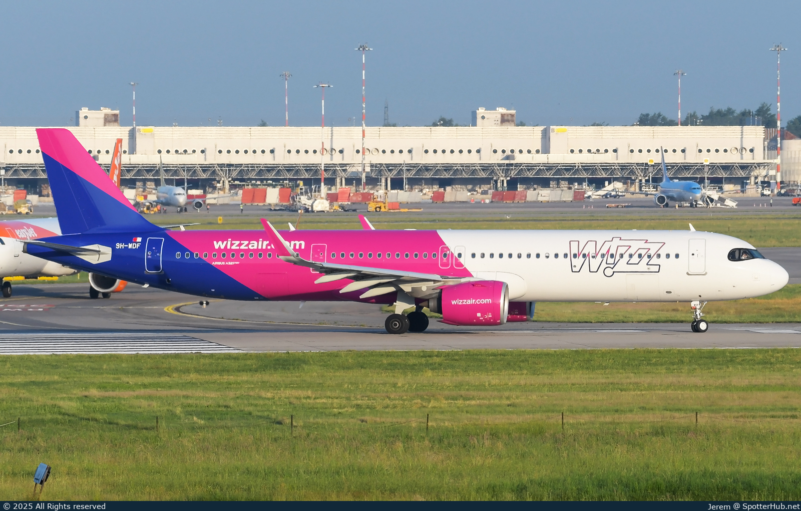 Photo of 9H-WDF - Airbus A321-271NX operated by Wizz Air Malta