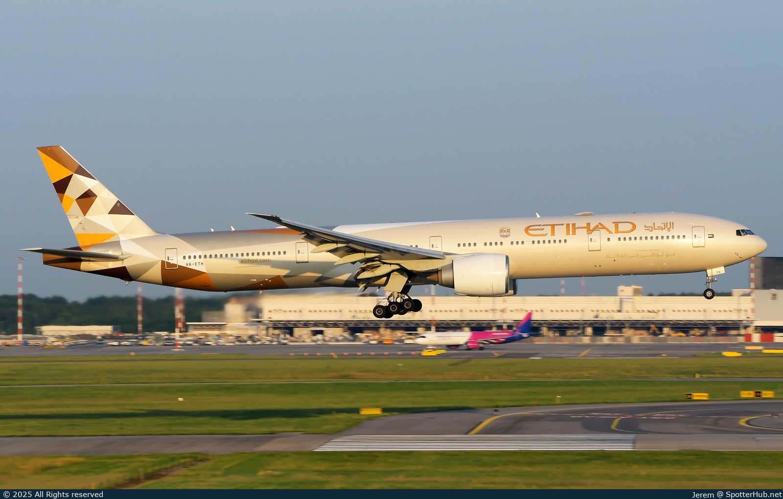 Photo of A6-ETH - Boeing 777-3FX(ER) operated by Etihad Airways