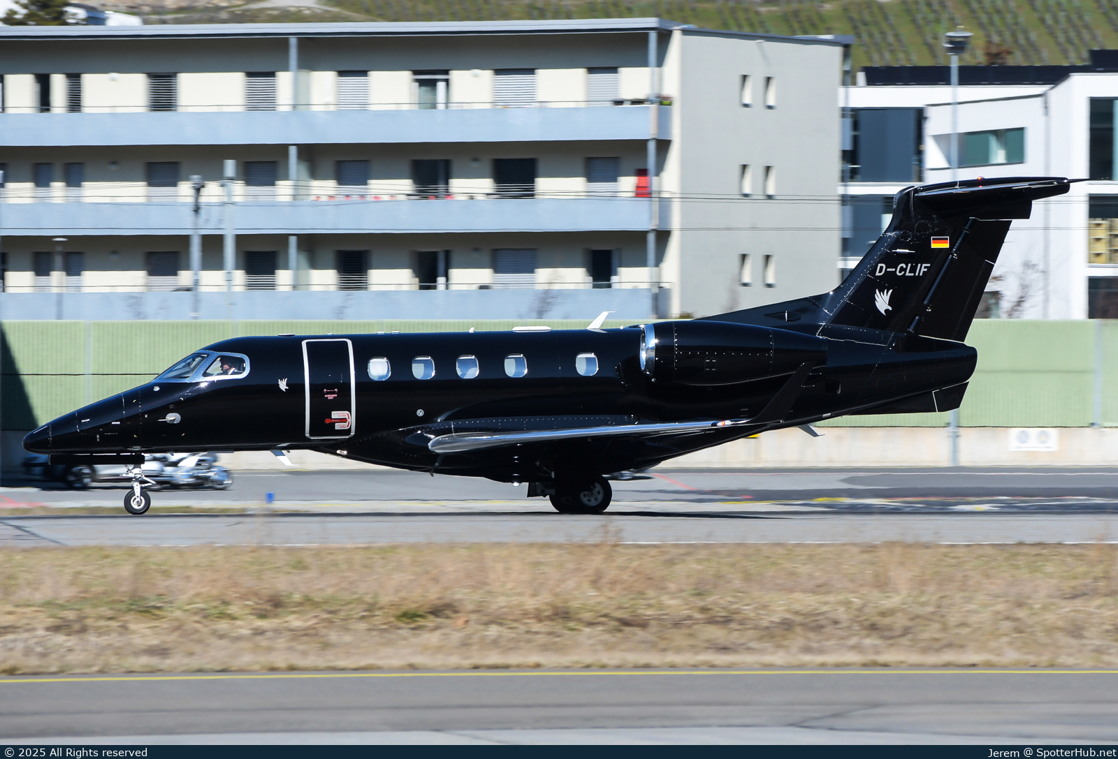 Photo of D-CLIF - Embraer Phenom 300E operated by Spree Flug