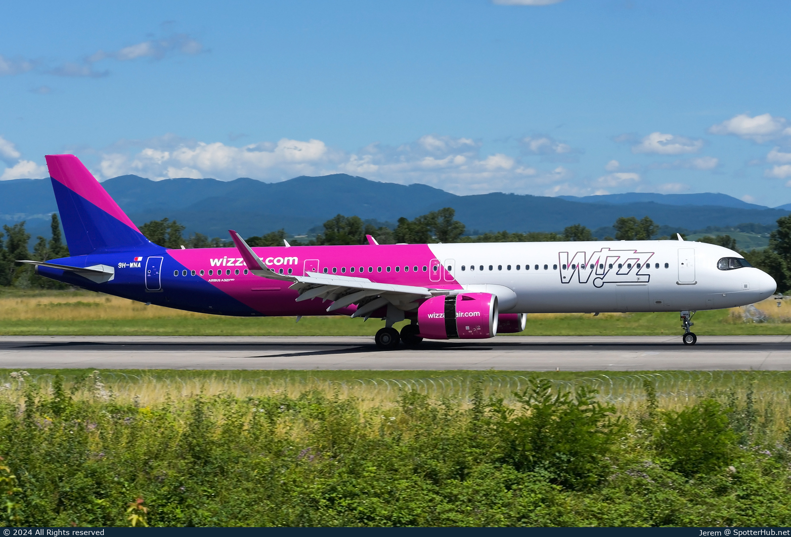 Photo of 9H-WNA - Airbus A321-271NX operated by Wizz Air Malta