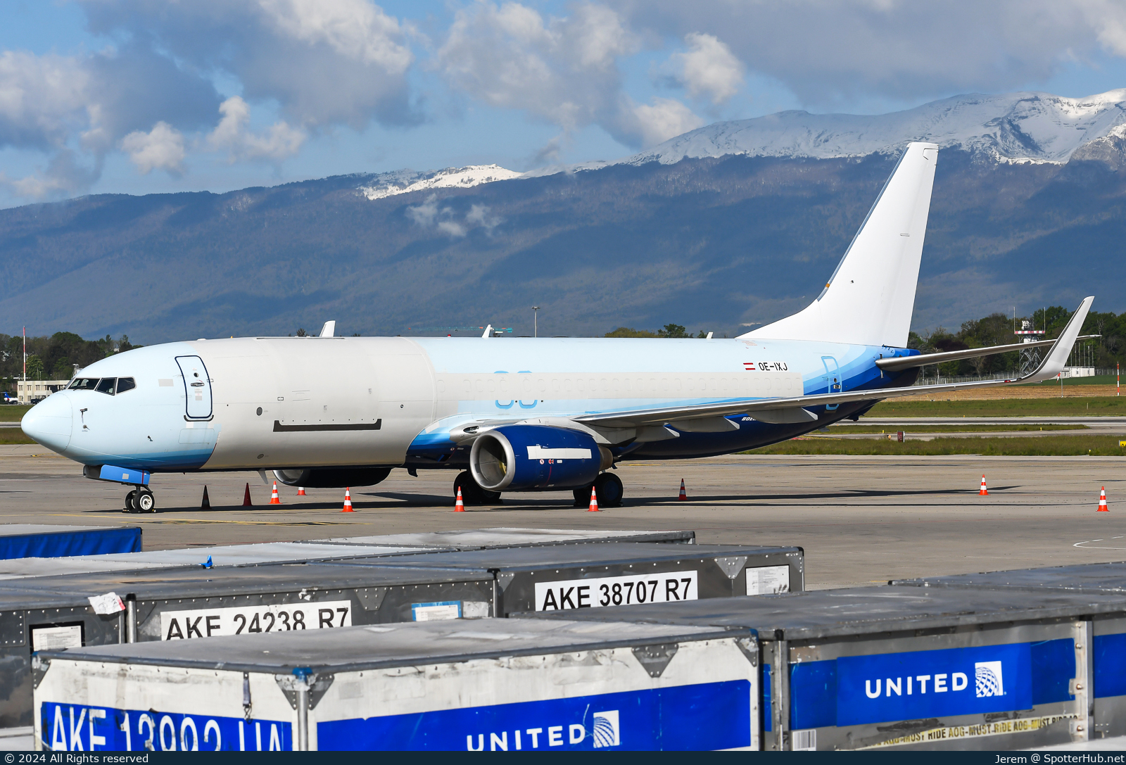 Photo of OE-IXJ - Boeing 737-86N(BCF) operated by ASL Airlines Belgium