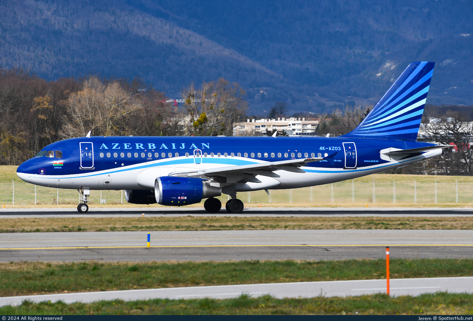 Photo of 4K-AZ03 - Airbus A319-111 operated by Azerbaijan Airlines