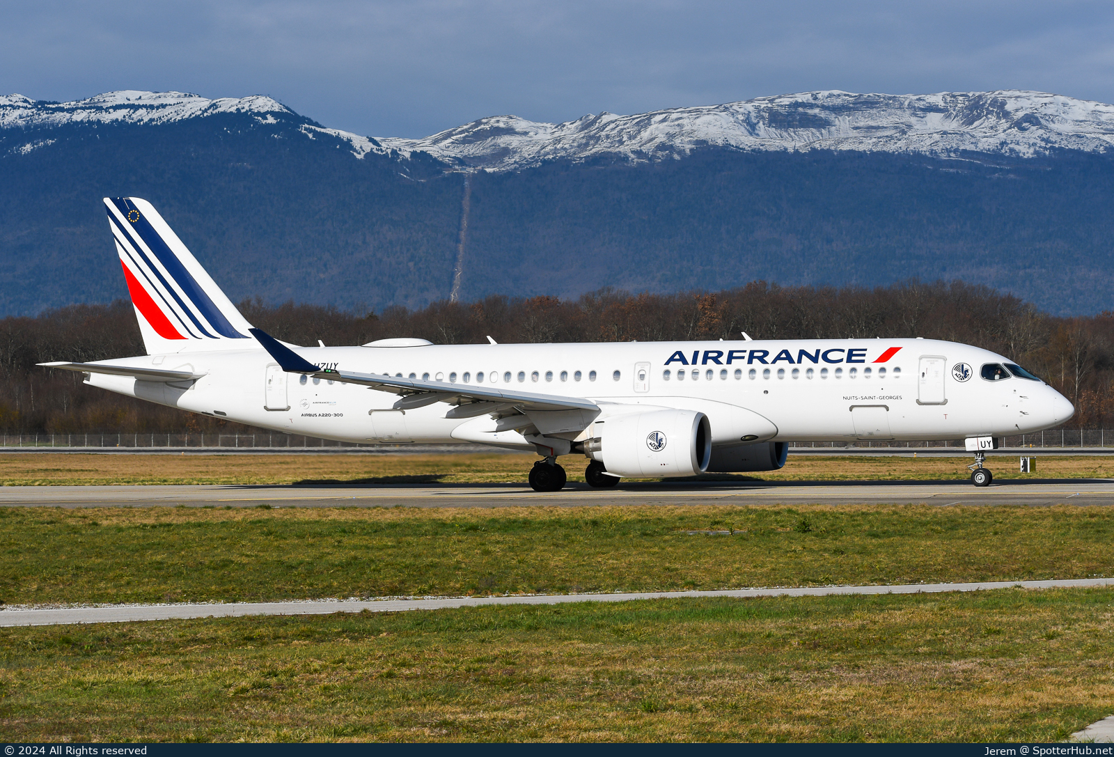 Photo of F-HZUY - Airbus A220-300 operated by Air France