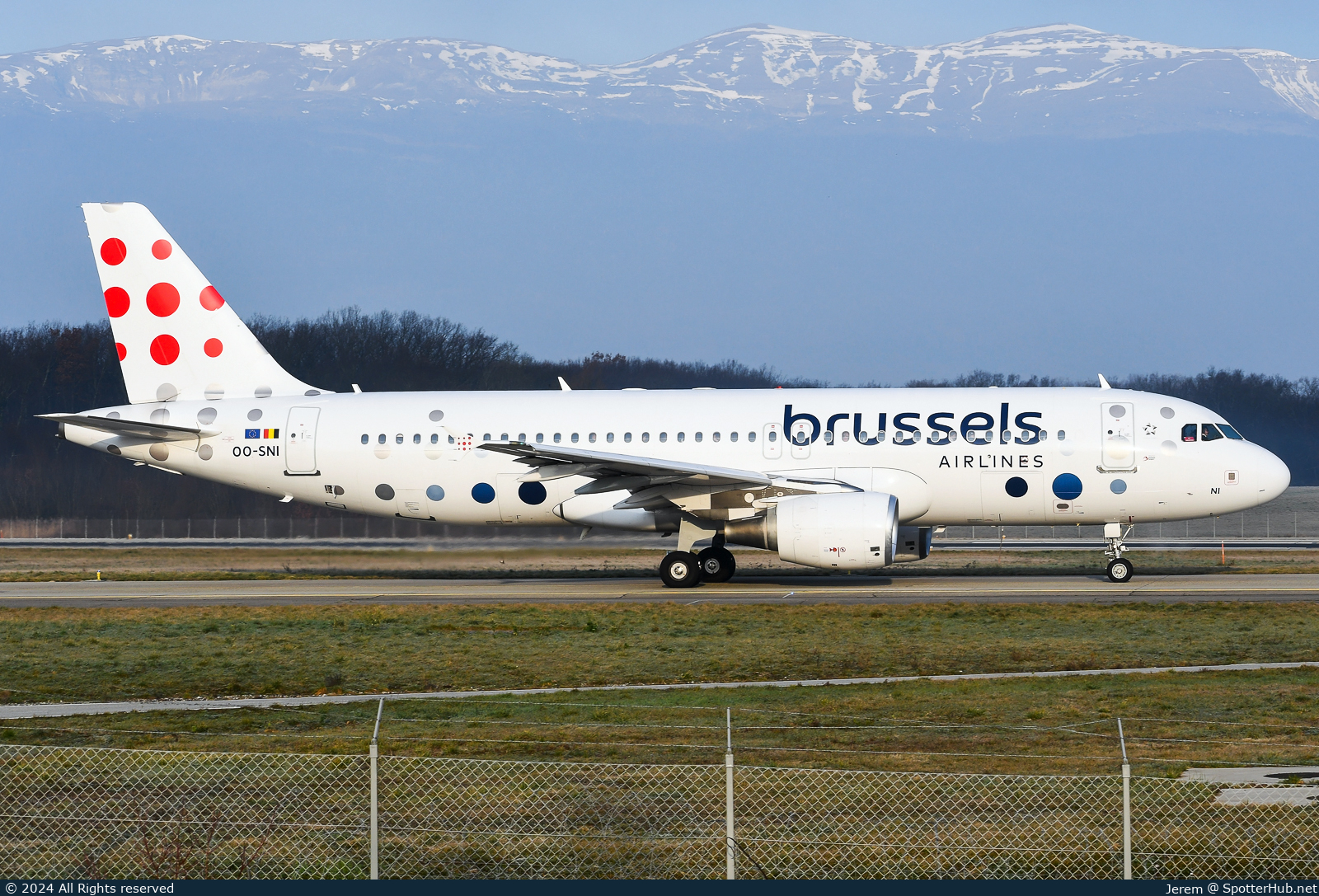 Photo of OO-SNI - Airbus A320-214 operated by Brussels Airlines