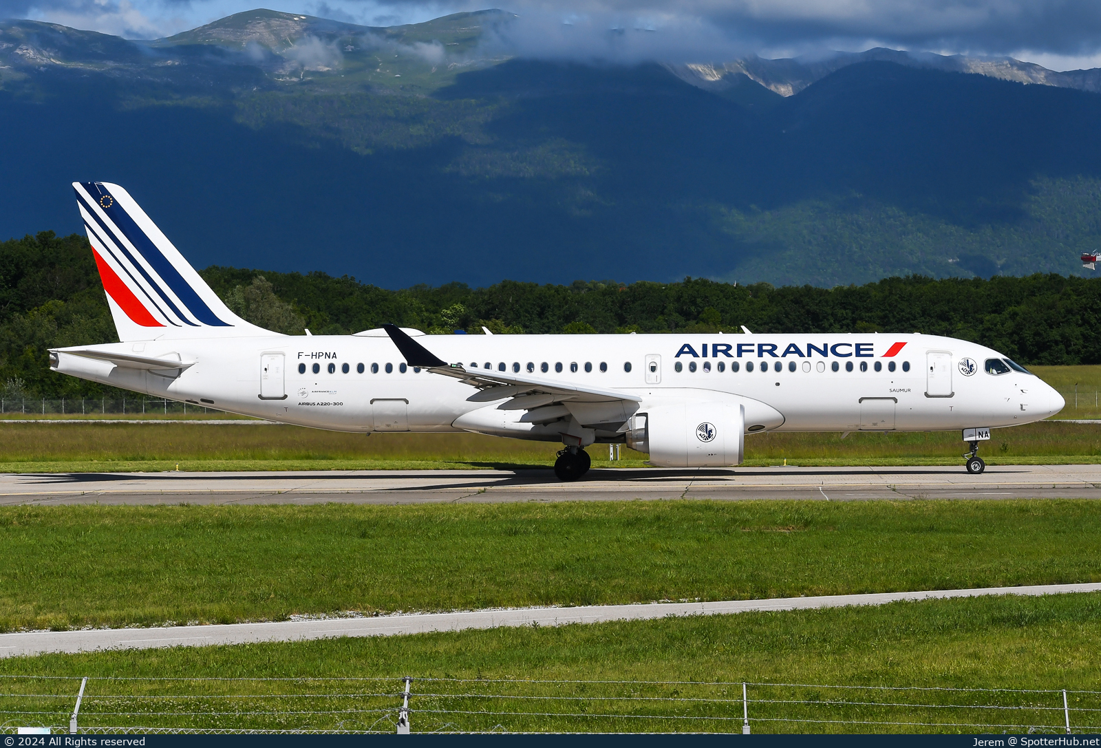 Photo of F-HPNA - Airbus A220-300 operated by Air France