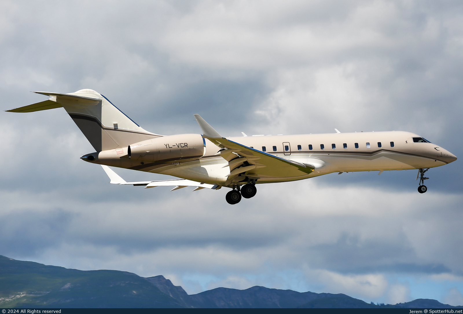 Photo of YL-VCR - Bombardier Global Express operated by Union Aviation