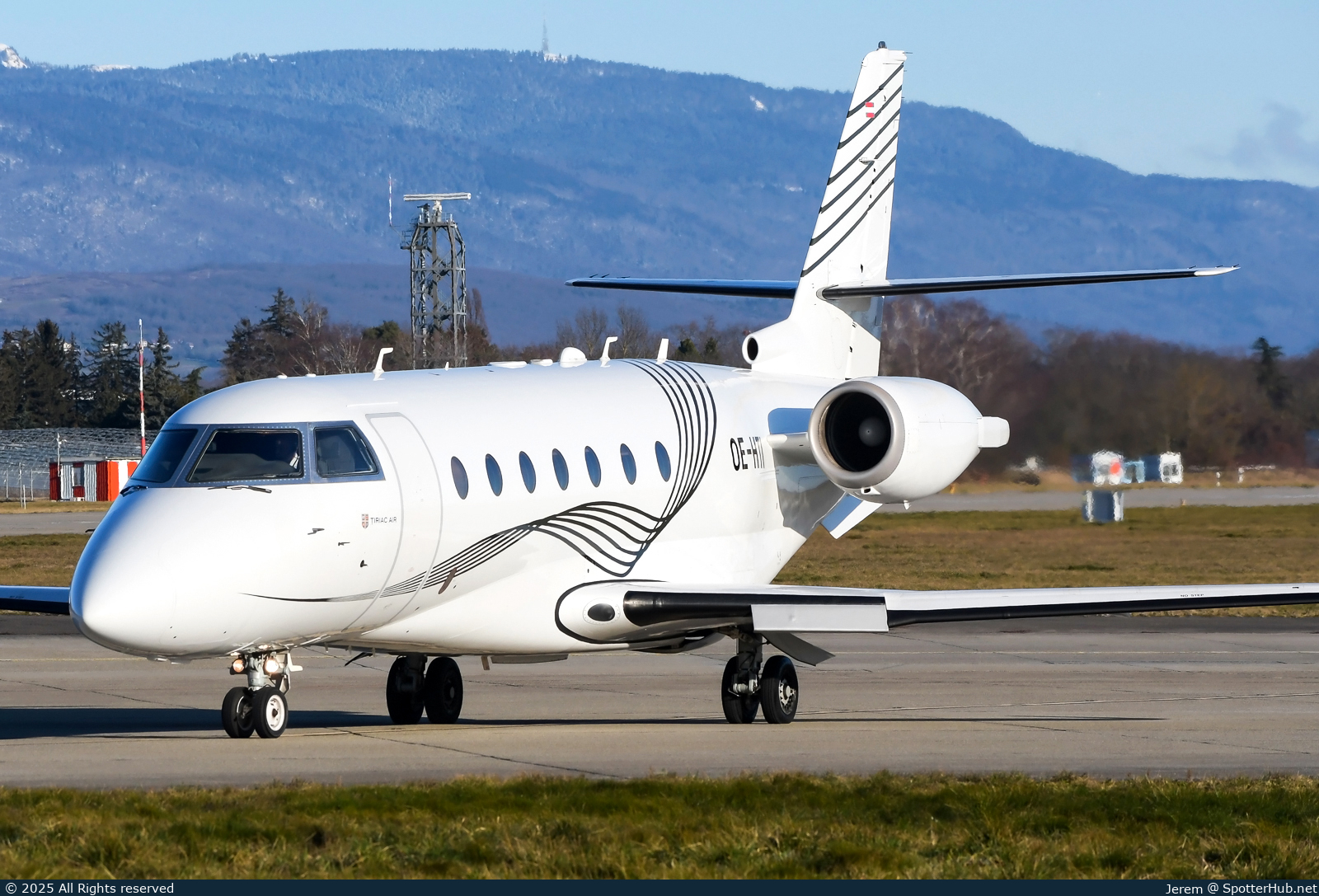 Photo of OE-HTI - Gulfstream G200 operated by Avcon Jet