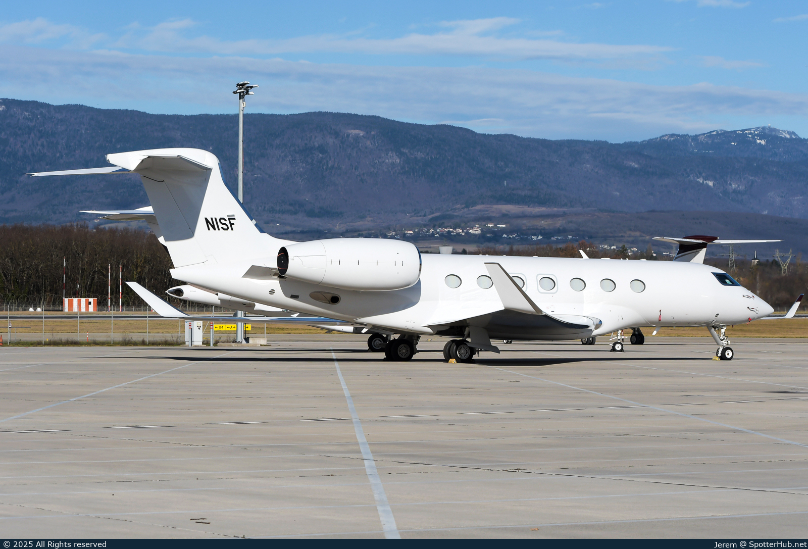 Photo of N1SF - Gulfstream G600 operated by Private