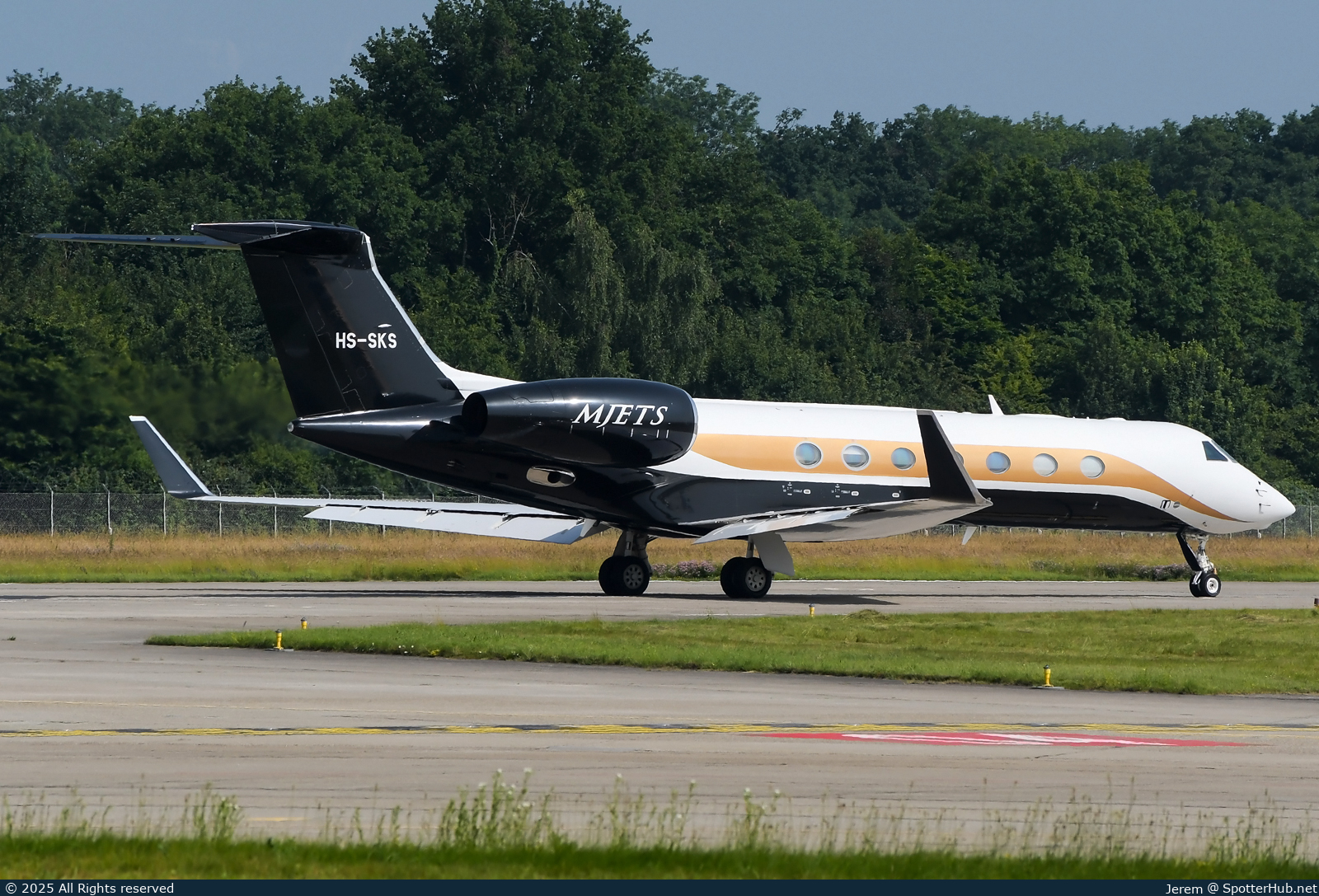 Photo of HS-SKS - Gulfstream GV-SP (G550) operated by MJets